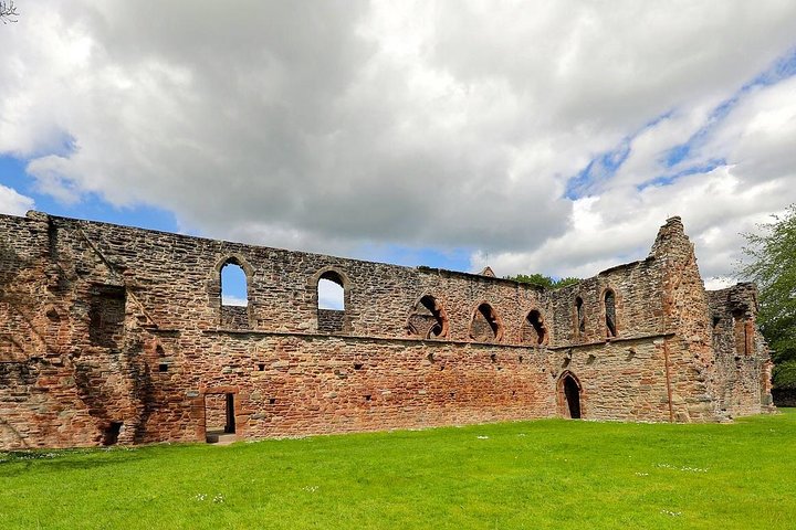 Cawdor Castle, Inverness, Culloden, Outlander and Loch Ness Tour