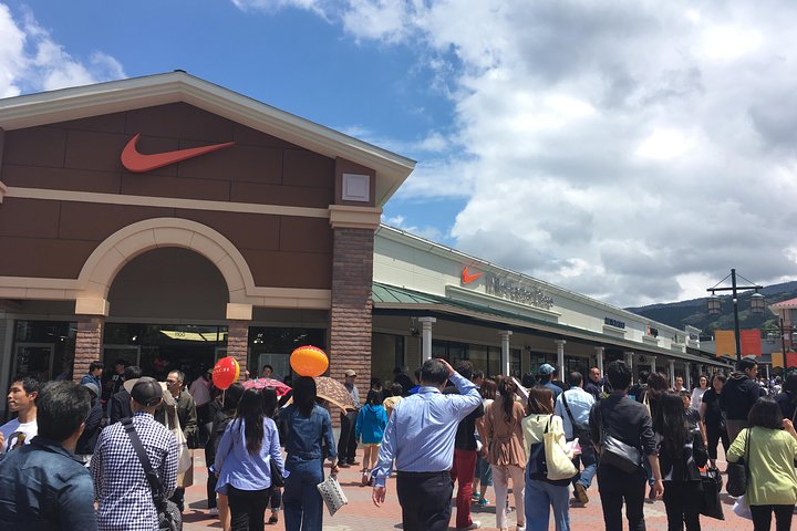 Mt Fuji Hidden Gem & Gotemba Premium Outlets with Local Driver