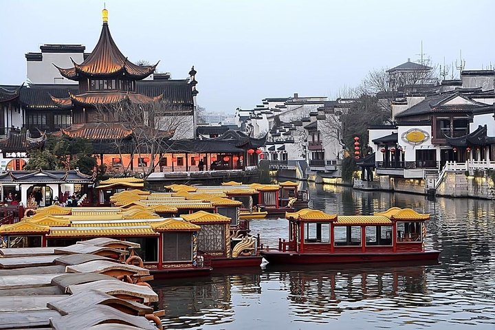 Nanjing By Night: Qinghuai River Cruise with Authentic Dining Experience