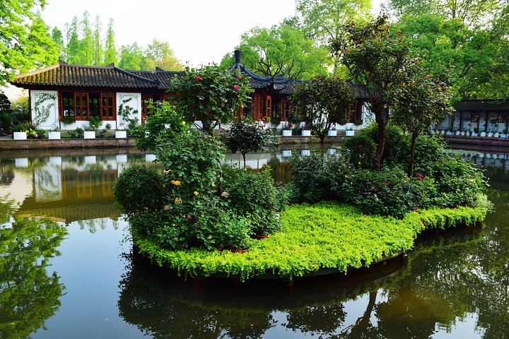 Flexible Hangzhou Private Tour from Shanghai by Bullet Train