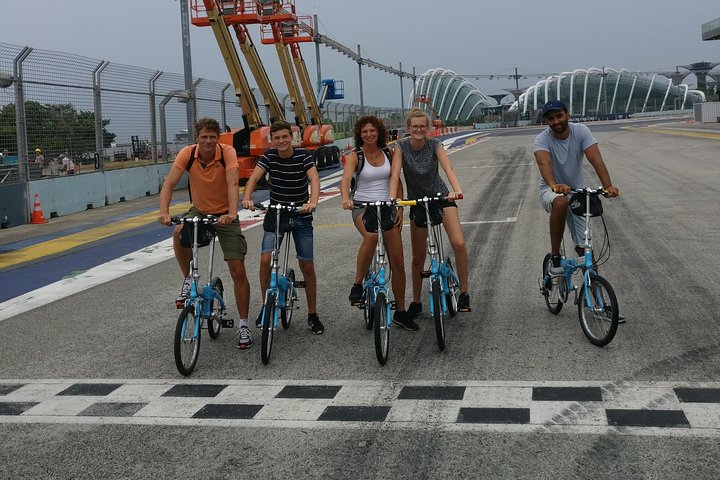 Lion City Bike Tour of Singapore