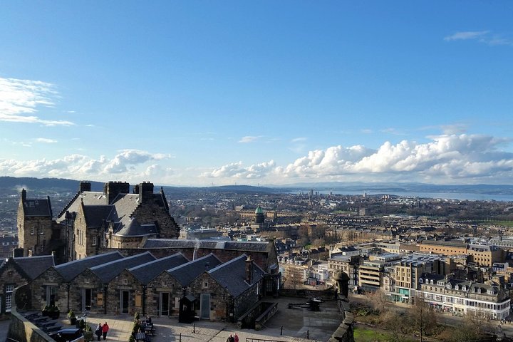 Edinburgh Castle Guided Walking Tour - Entry Tickets Included