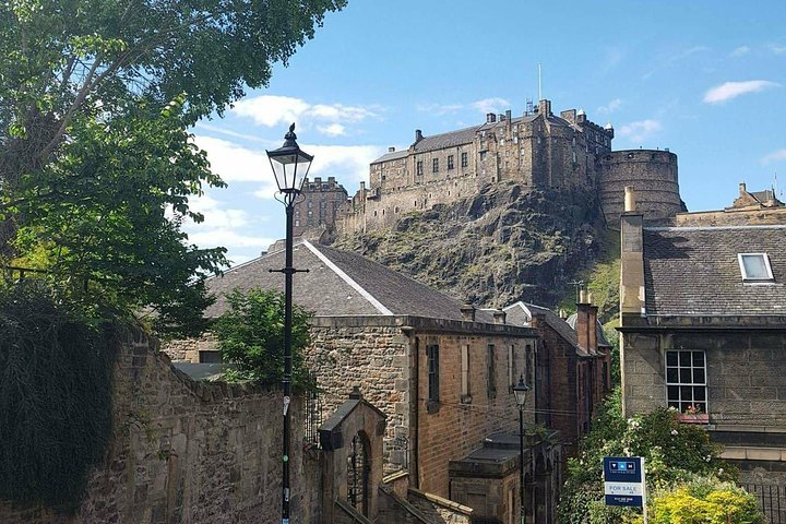 Edinburgh Castle Guided Walking Tour - Entry Tickets Included