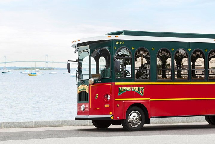 Newport Trolley Tour with Breakers Mansion - Viking Tours