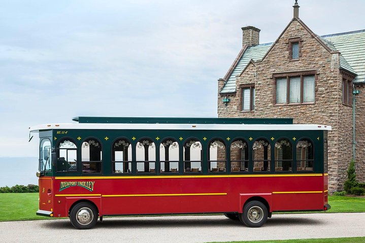 Newport Trolley Tour with Breakers Mansion - Viking Tours