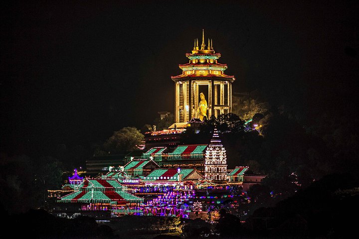 Penang Day Trip with Temple and Penang Hill Tickets (Fast Lane)