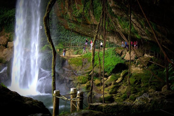 Tour cascadas de Agua Azul, Cascada Misol-Ha y Zona Arqueológica de Palenque.