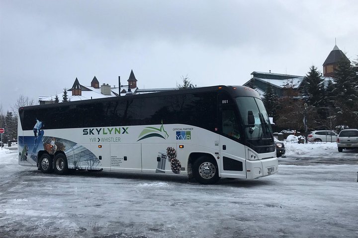 Vancouver Airport to-or-from Whistler or Squamish by Bus (Single trip)