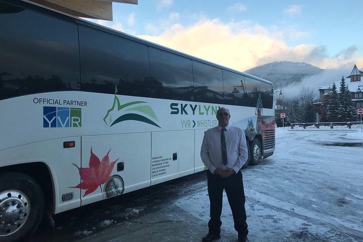 Vancouver Airport to-or-from Whistler or Squamish by Bus (Single trip)