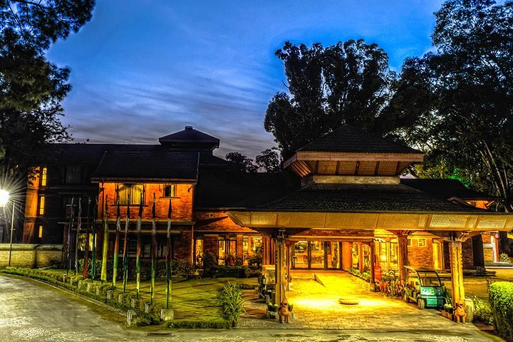 Experience of Everest Base Camp Trek with 5 star accommodation in Kathmandu
