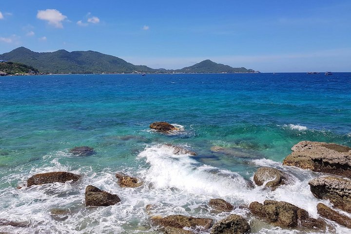 Snorkel Tour to Koh Nangyuan and the hidden bays of Koh Tao onboard the Oxygen