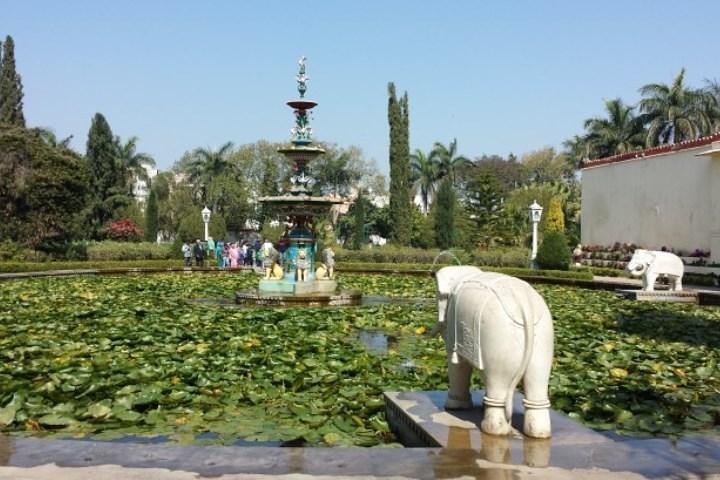 One Way Kumbhalgarh Fort and Jain Temple Tour from Udaipur to Jodhpur