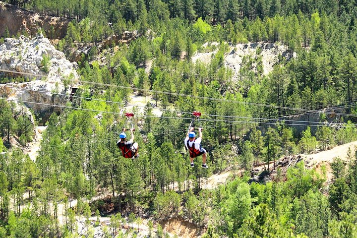 Pinnacle Zipline Tour in Keystone