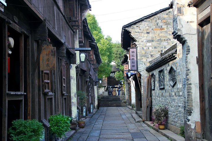 Wuzhen Ancient Water Town Private Night Tour from Hangzhou