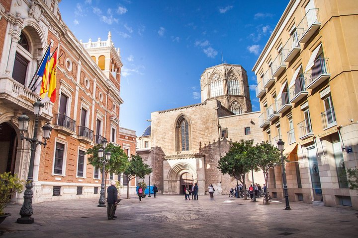Essentials of Valencia and its World Heritage Sites