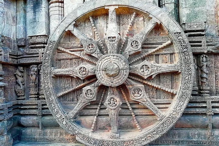 Bhubaneswar city tour & Konark Sun Temple in private car with guide