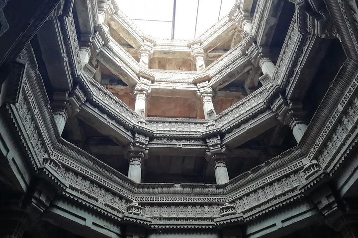 World heritage Ahmedabad city tour in private car with guide and lunch