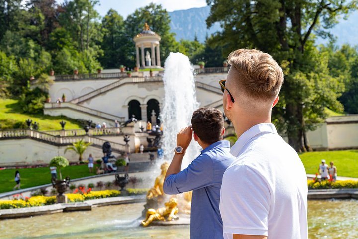 Premium Neuschwanstein Castle and Linderhof VIP Tour from Munich