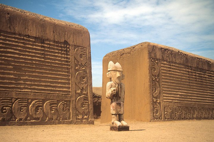 Full day: Moon and Sun temple & Chan Chan from Trujillo