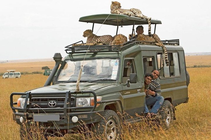 15 Days Spectacular Kenya & Tanzania Safari with Zanzibar Beach
