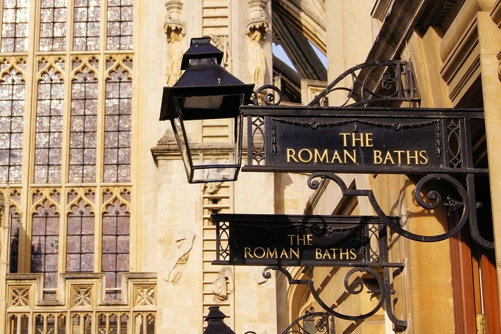 Stonehenge and Bath Tour from London