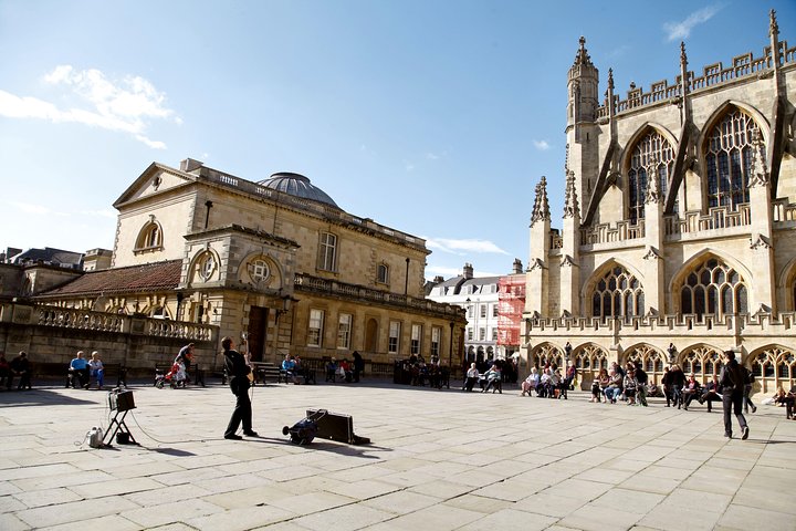 Stonehenge and Bath Tour from London