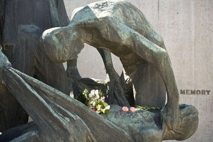 Berlin: Sachsenhausen Concentration Camp Tour in English