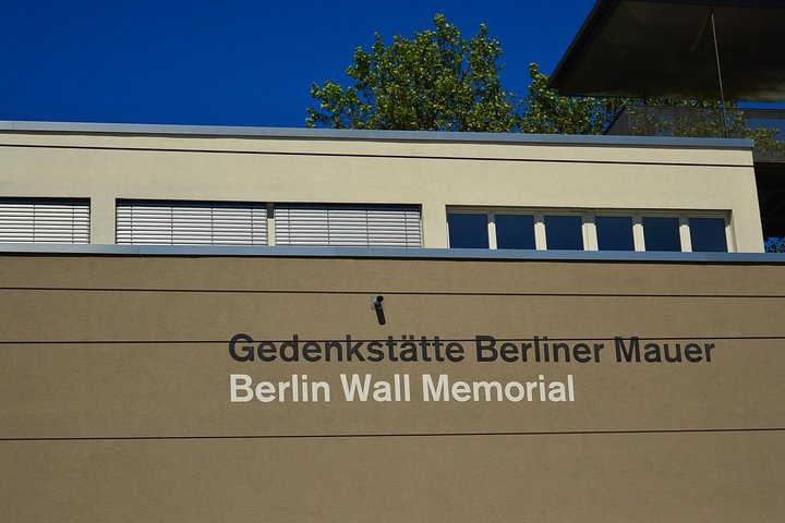 Warnemünde Shore Excursion: Private Tour of Berlin's World War II and Cold War Sites