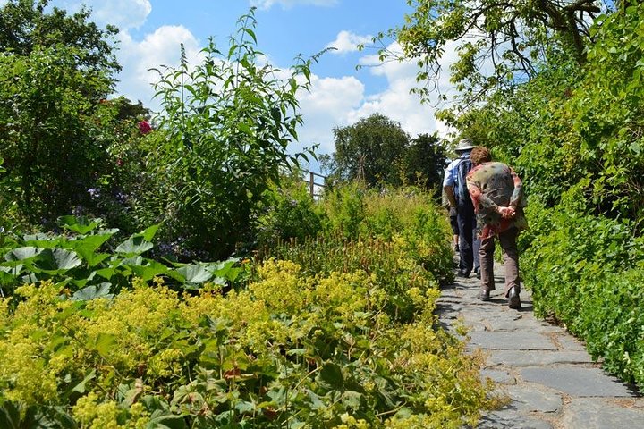 Beatrix Potter's Tour from Oxenholme Including Lake Cruise