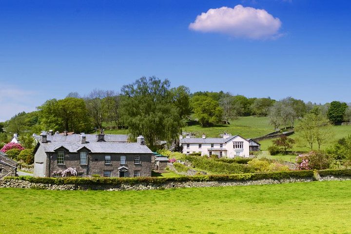 Beatrix Potter's Tour from Oxenholme Including Lake Cruise