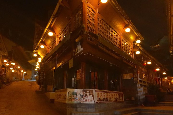 Self-Guided Tour:Southern Great Wall and Furong old Town From Fenghuang