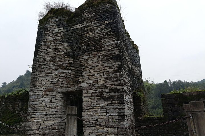 Self-Guided Tour:Southern Great Wall and Furong old Town From Fenghuang