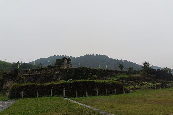 Self-Guided Tour:Southern Great Wall and Furong old Town From Fenghuang