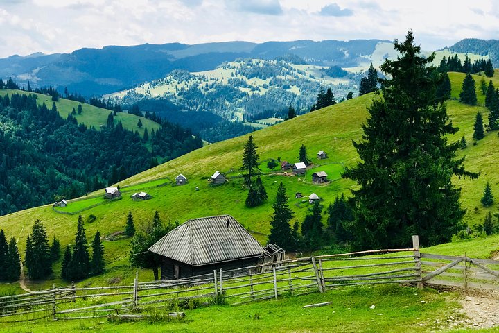 Full Day 4x4 Tour in the Eastern Carpathians