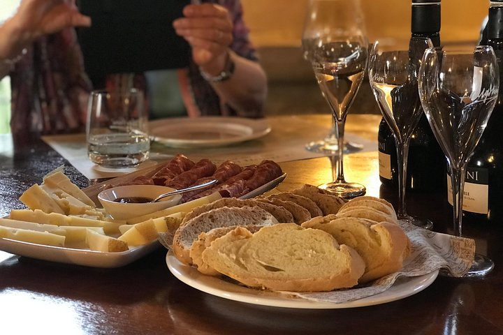 Grand tour of Valpolicella : Amarone focus, 2 Wineries and Lunch