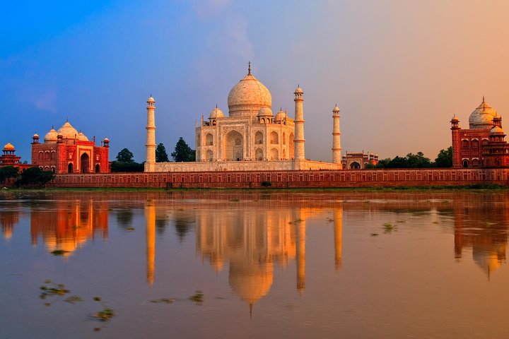 Hyderabad to Taj Mahal and Agra Fort Same Day Tour with Flights