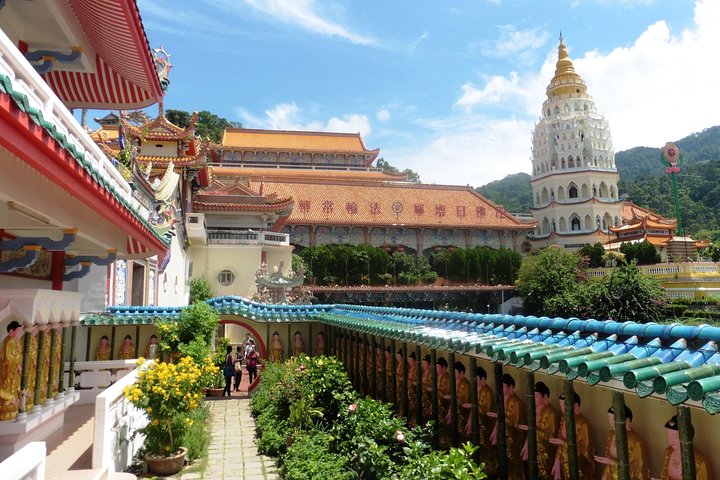 Majestic Half Day Penang Hill and Kek Lok Si Temple Tour