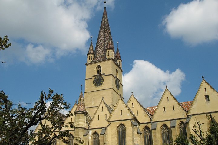 Saxon Heritage in Transylvania: Day Trip from Cluj-Napoca