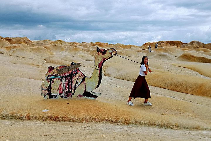 Bintan Sand Dunes and Blue Lakes Half-Day Tour with Lunch
