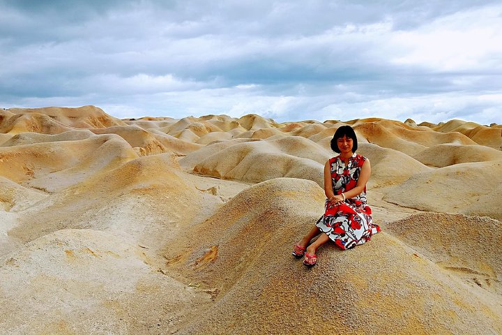 Bintan Sand Dunes and Blue Lakes Half-Day Tour with Lunch