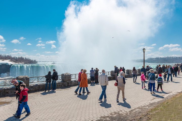 Niagara Falls 1 Day Tour from NYC with Maid of the Mist Boat Ride