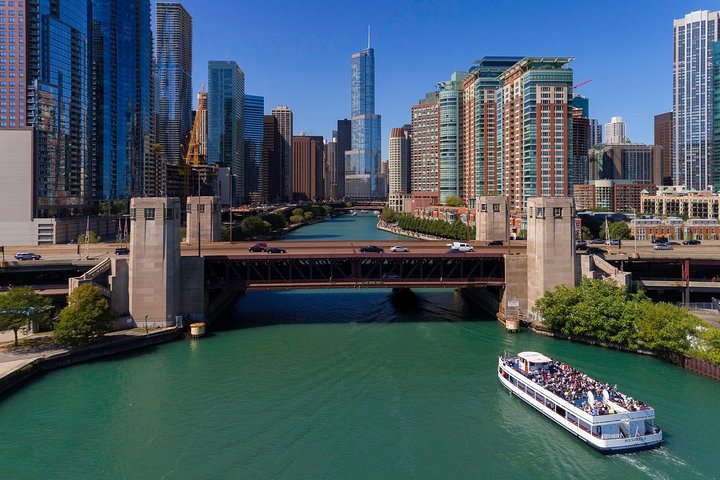 Chicago Lake and River Architecture Tour