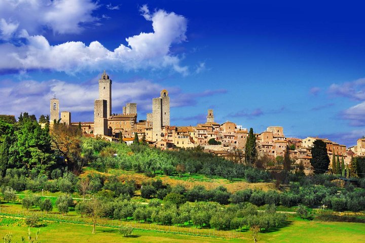 Bella Toscana - San Gimignano plus 2 Chianti Wineries and lunch