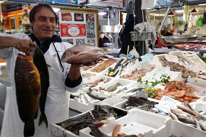 Food Tasty and History Tour in Civitavecchia