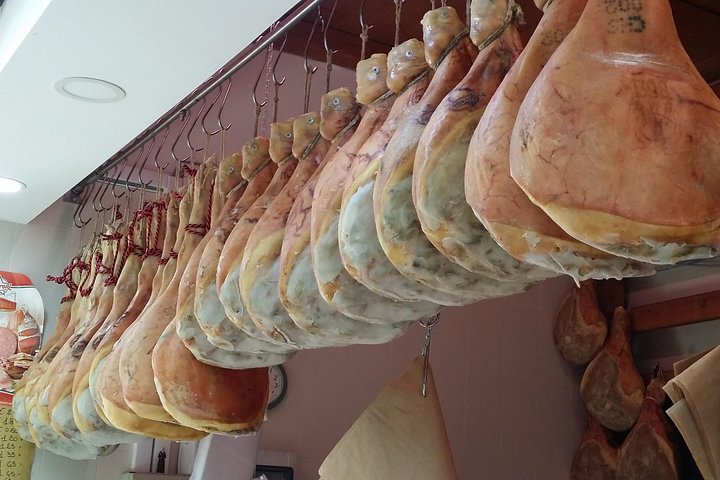 Food Tasty and History Tour in Civitavecchia