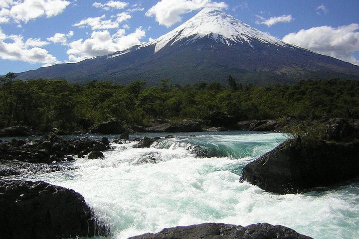 Day Trip to Osorno Volcano and Petrohue from Puerto Montt
