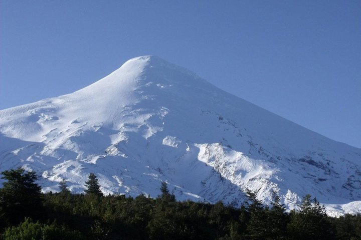 Day Trip to Osorno Volcano and Petrohue from Puerto Montt