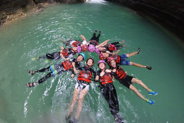 Cebu: Oslob Whale Shark Swimming and Kawasan Falls Canyoneering