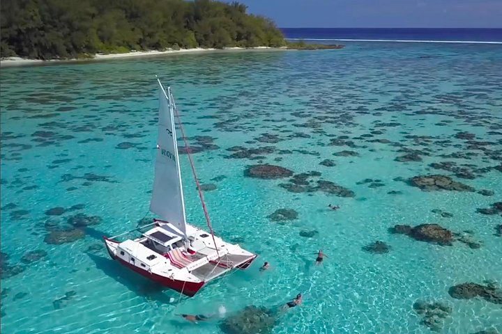 PRIVATE Half Day Tour : Moorea Snorkeling & Sailing on a Catamaran named Taboo