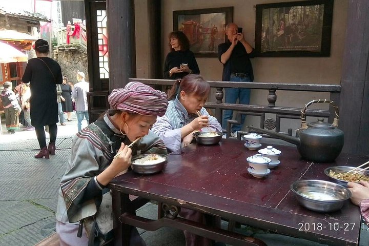 Private Transfer from Fenghuang to Guilin and stops at Hongjiang